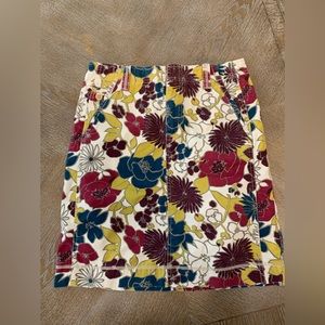 Eddie Bauer Beige floral Skirt, Sz 8 length 21” waist 34” 100% Cotton